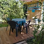La Yourte Climatisee Du Jardin Cache *
